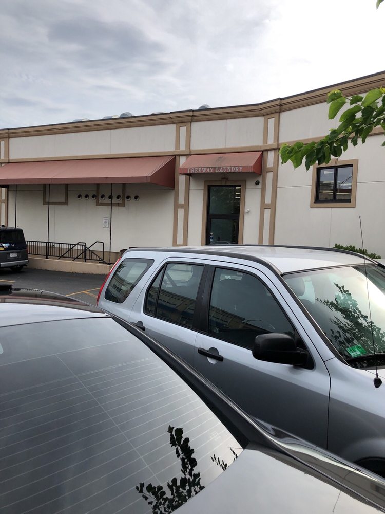 Freeway Laundry exterior on Broadway